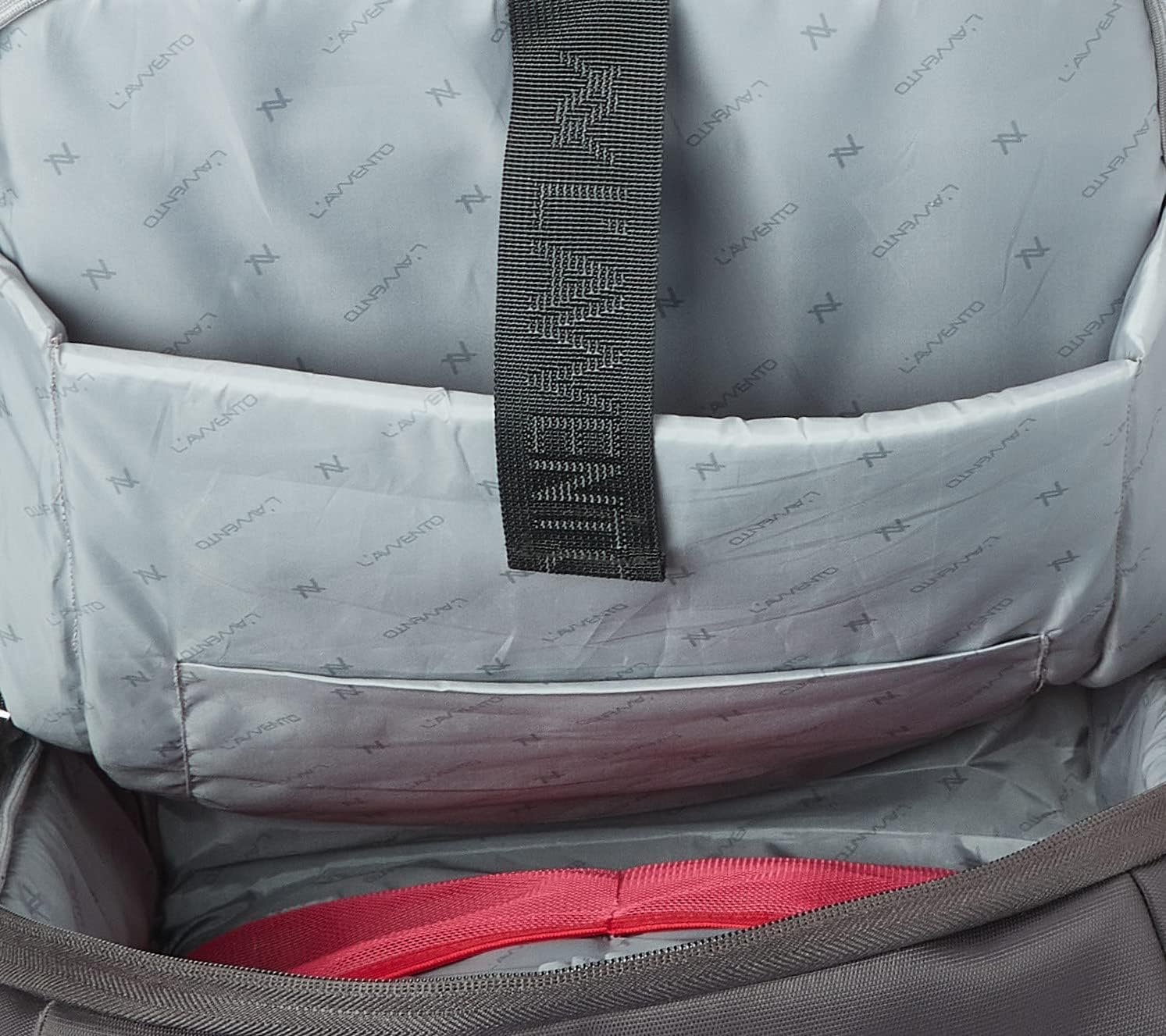 لافينتو (BG814) شنطة ظهر تصل الى 15.6 بوصة مع Zipper Puller - أسود L'AVVENTO (BG814) Laptop Backpack, Made by High Quality Material with L'AVVENTO Zipper Puller fits up to 15.6" - Black - الصورة 2