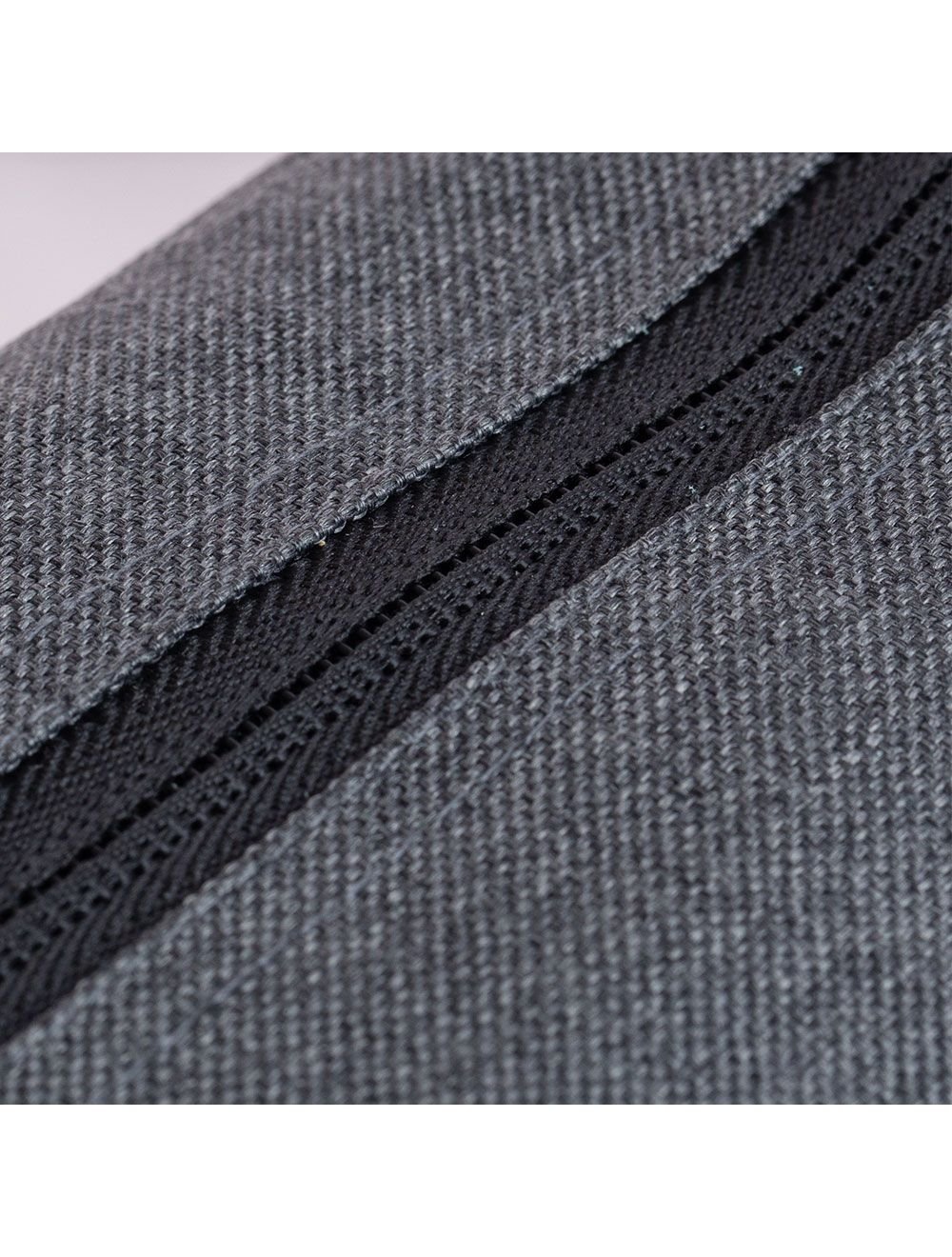 E-train (BG11A) Laptop Messenger Shoulder Bag up to 15.6" - Gray اي ترين (BG11A) شنطة لاب توب للحمل على الكتف حجم يصل الى 15.6 بوصة - رمادي - الصورة 5